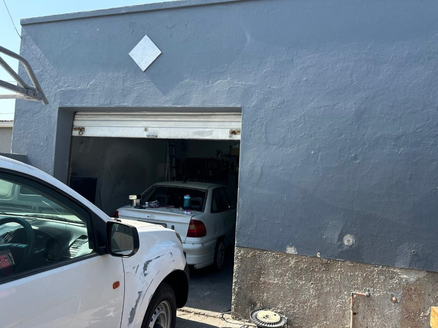 6 Bedroom Property for Sale in Sidwell Eastern Cape